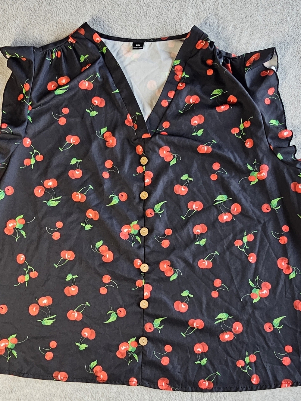 SHEIN Lune Vcay Plus Size Black Cherry Print Button-Front Blouse